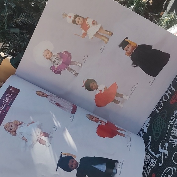 Madame Alexander Doll Collection Magazine ,1991 - Picture 5 of 8